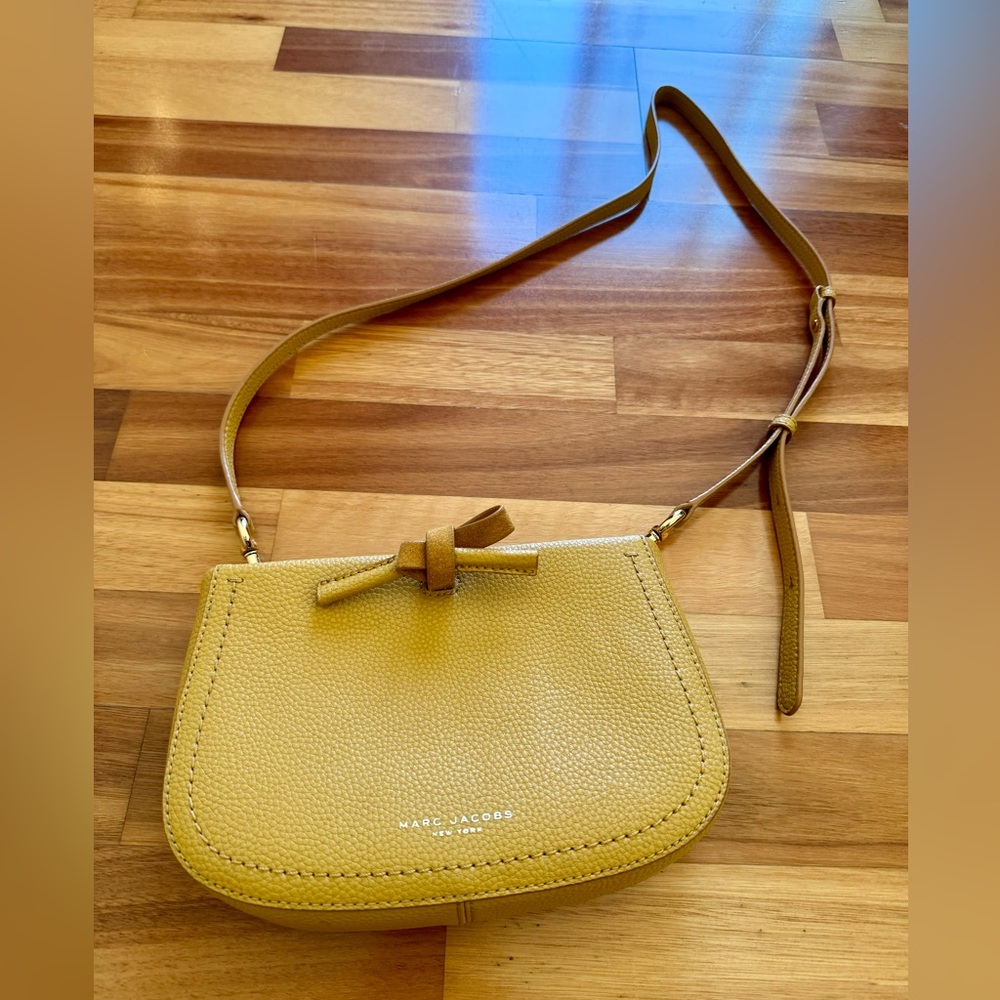 MARC JACOBS leather crossbody bags mustard color